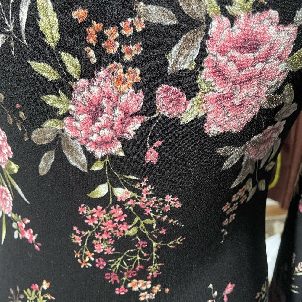 Fitting dress - Picture 4 of 6